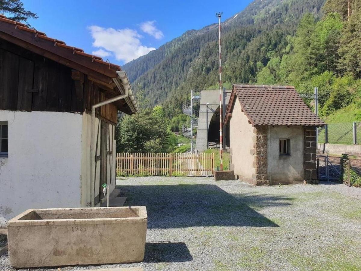 Villa Bahnwaerterhaus Eggwald Wassen Exterior foto
